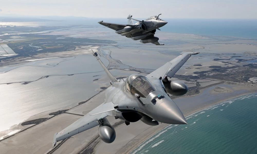 Τα Rafale ήταν το επίκεντρο της συνομιλίας του Έλληνα ΥΠΑΜ με τον Γάλλο πρεσβευτή